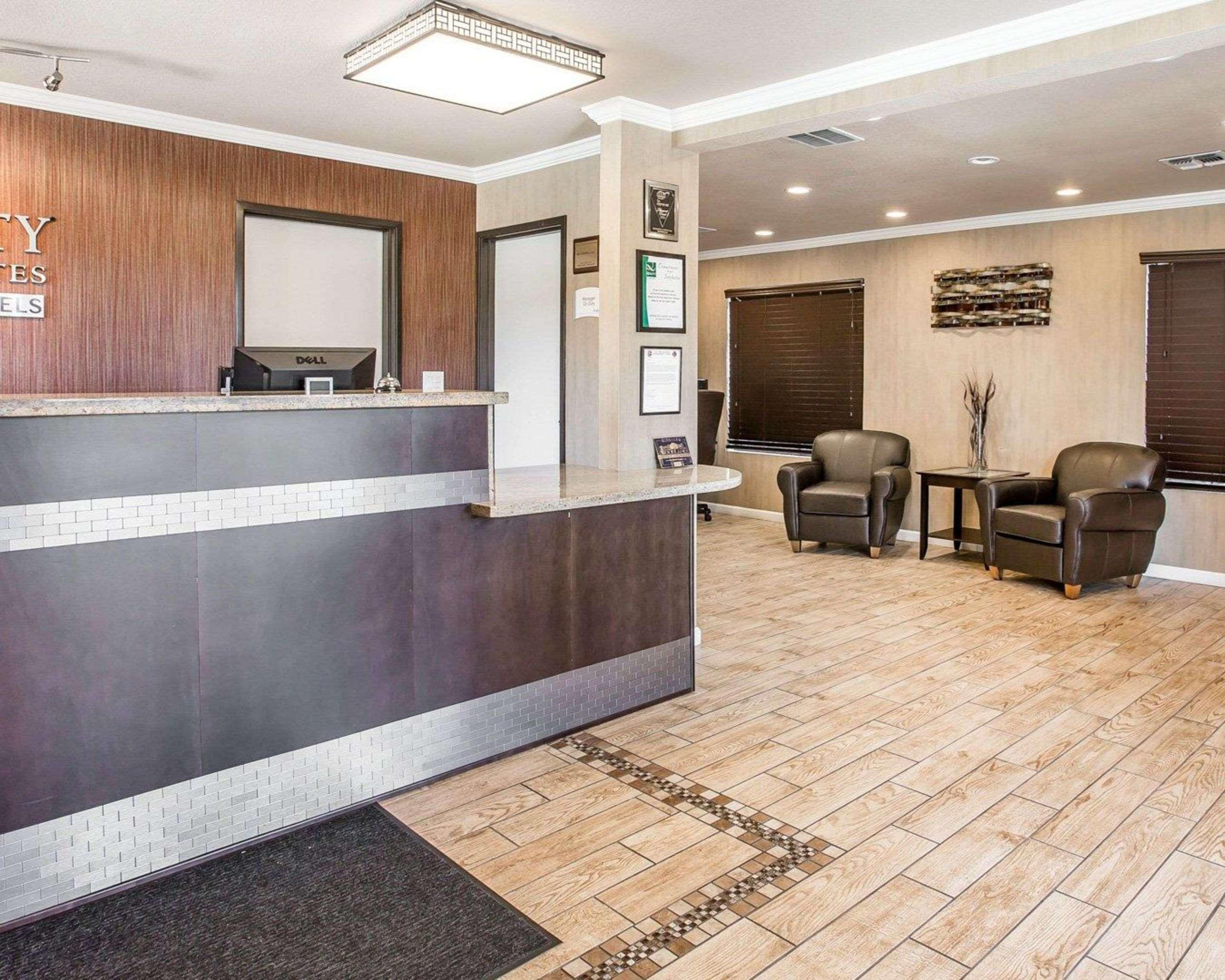 Quality Inn & Suites Woodland - Sacramento Airport Exteriör bild