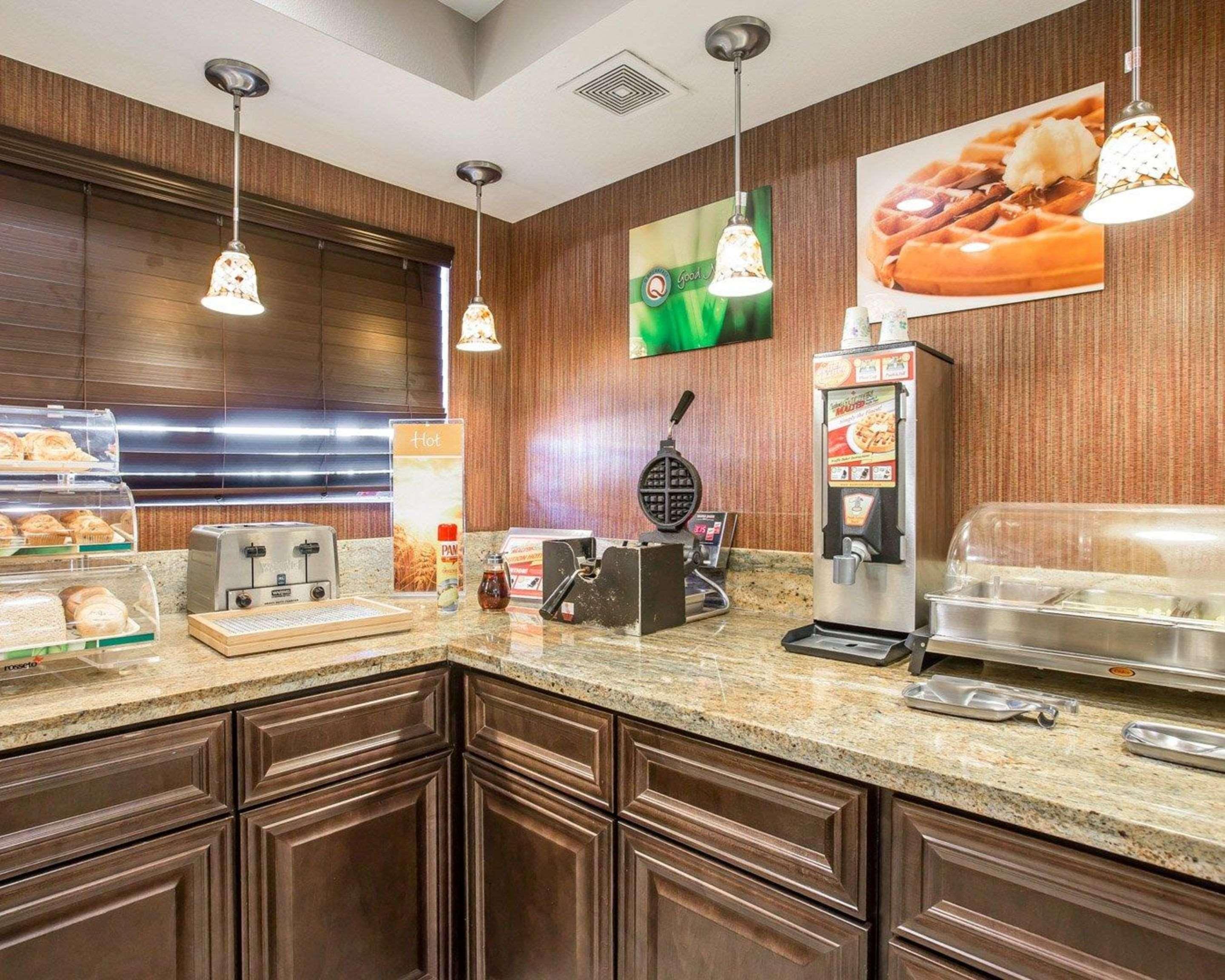 Quality Inn & Suites Woodland - Sacramento Airport Exteriör bild