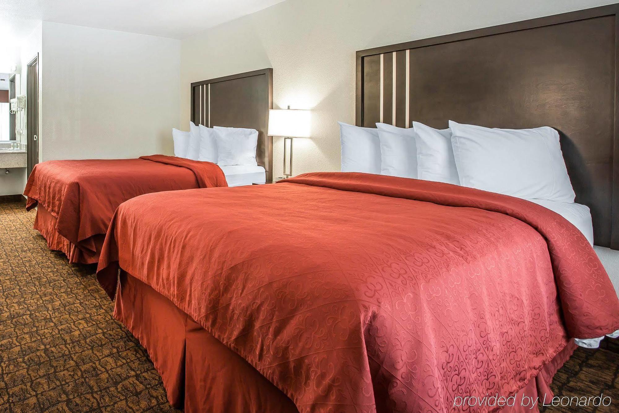 Quality Inn & Suites Woodland - Sacramento Airport Exteriör bild